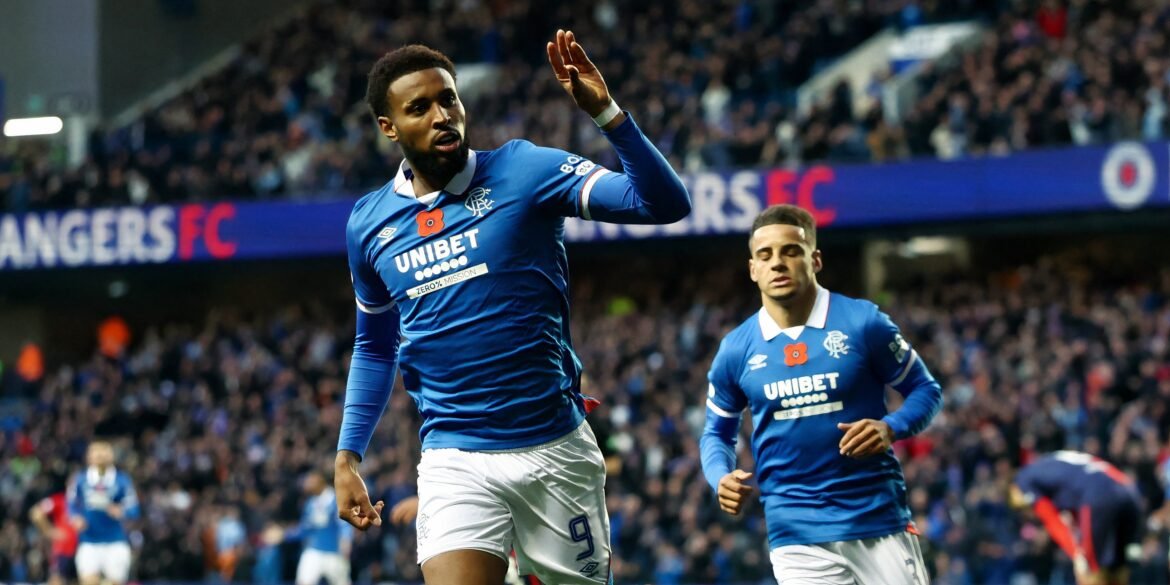 Rangers iniciam consulta para contratar defensor versátil que se destacou contra Chermiti
