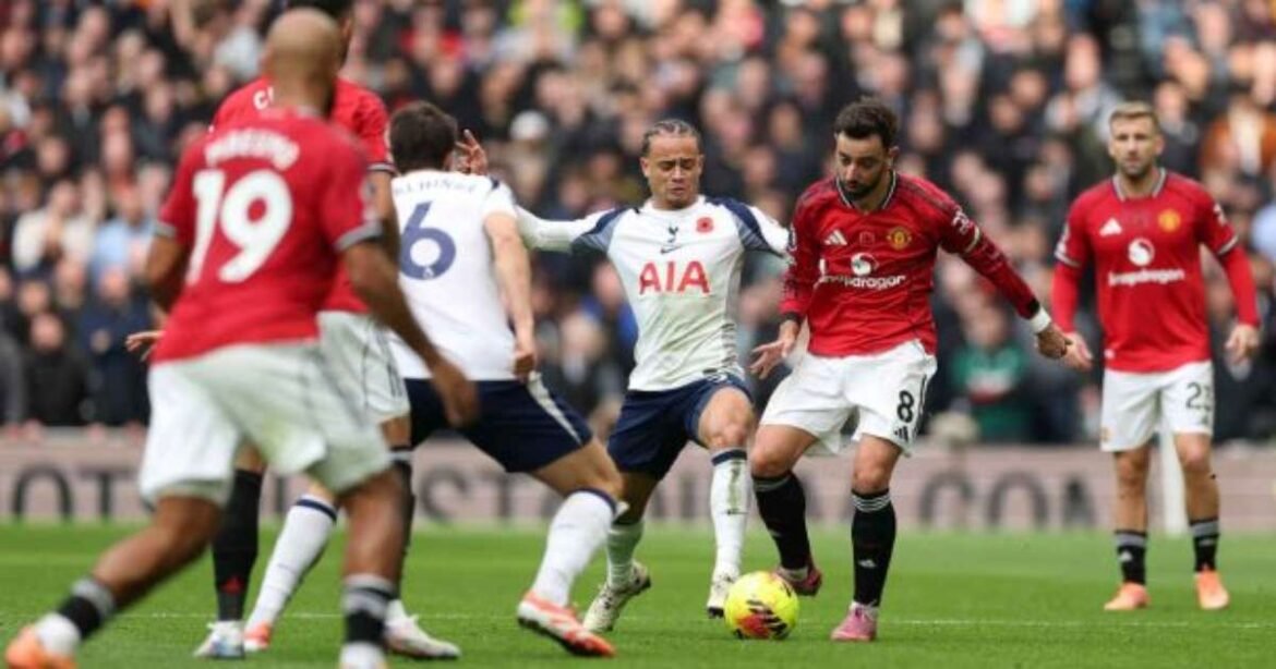 Richarlison anota gol, mas Tottenham permite empate com o Manchester United