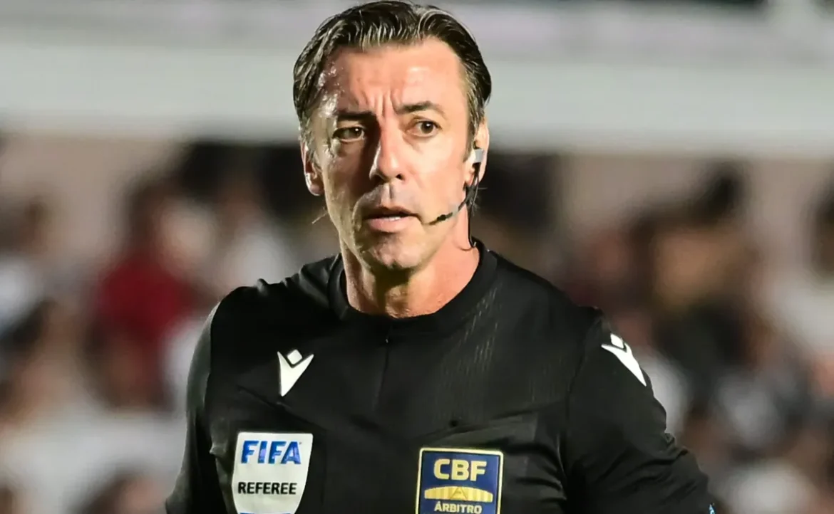 Simon afirma que Palmeiras foi prejudicado em partida contra o Santos devido a pênalti em Maurício