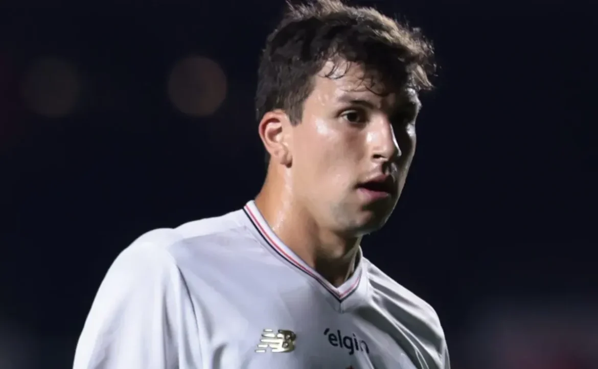 Tapia surpreende com caneta impressionante em Vasco x São Paulo