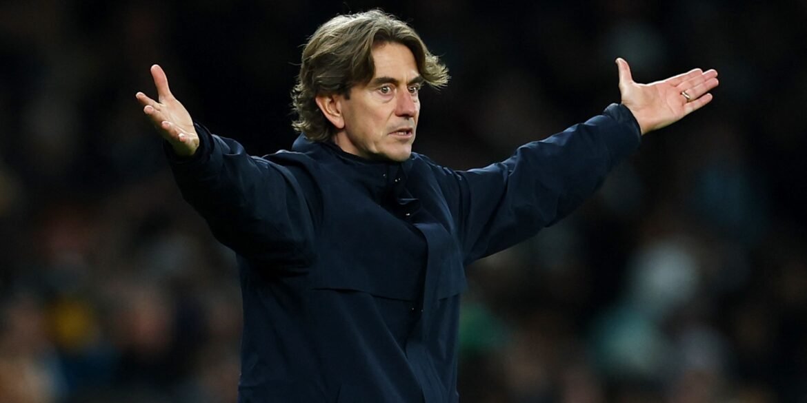 Tottenham avalia seriamente treinador "incrível" no esquema 4-3-3 para substituir Frank