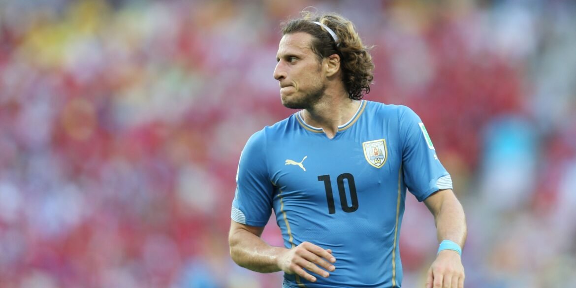 Tottenham se prepara para nova proposta significativa para contratar "incrível" novo Forlán