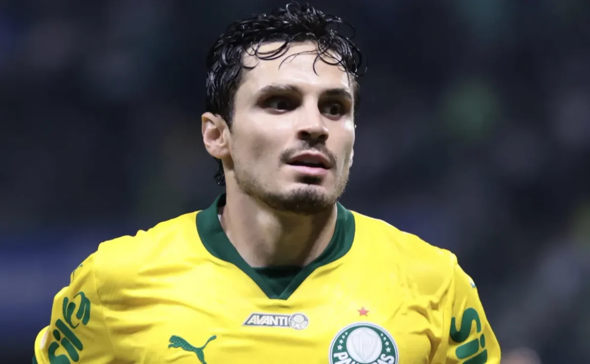 Veiga se destaca em meio a ausências no confronto entre Santos e Palmeiras