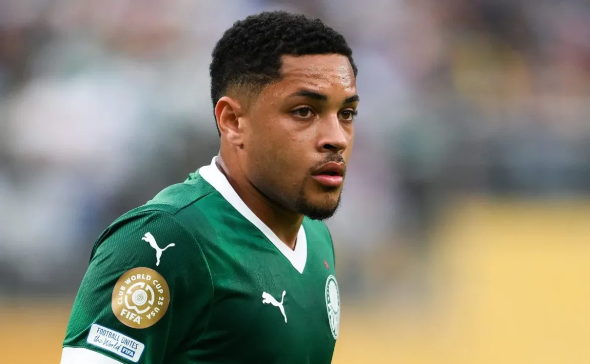 Vitor Roque solicita concentração máxima para partida contra o Santos