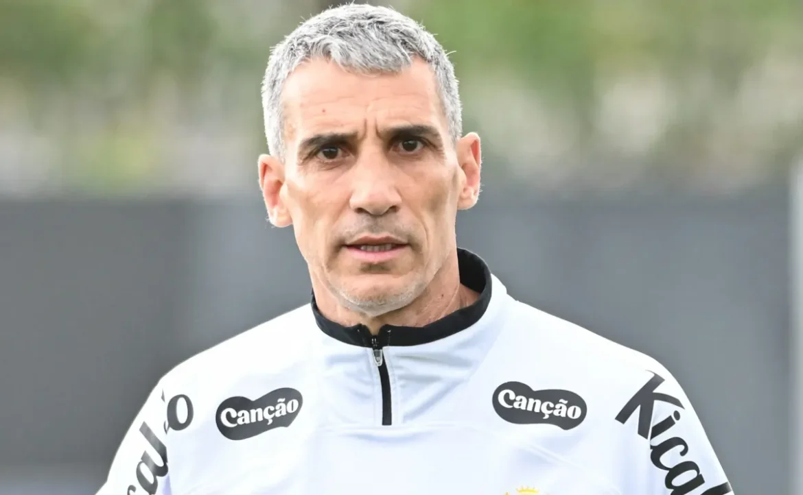 Vojvoda altera time titular antes do confronto entre Palmeiras e Santos