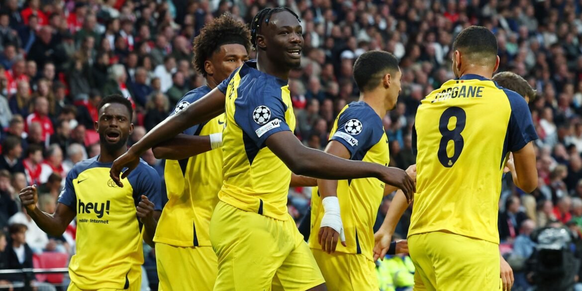 Wolves planejam proposta em janeiro por atacante "prolífico" com 29 participações em gols na última temporada