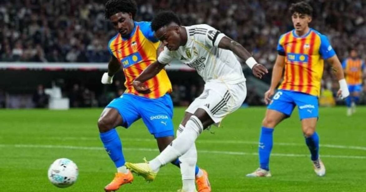 Xabi Alonso minimiza controvérsia e expressa apoio a Mbappé após falha de Vini Jr.