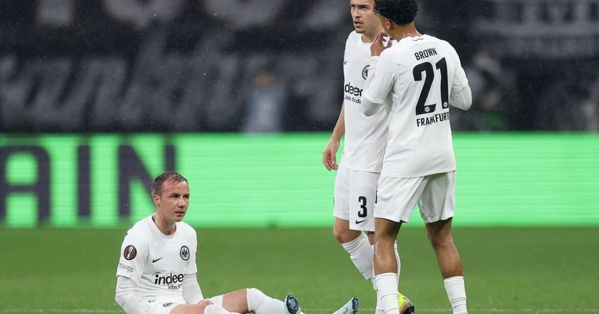 Adversário do Barcelona na Champions League passa por demissão inusitada; saiba mais.