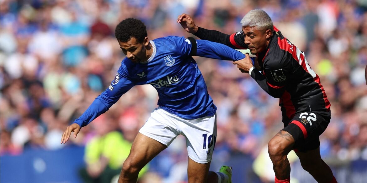 Bournemouth aguarda que o Celtic contrate Julian Araujo como a primeira contratação de Wilfried Nancy