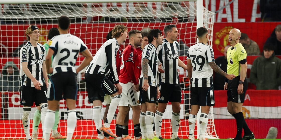 Como Howe Não Deve Mais Escalar Dupla do Newcastle Juntas