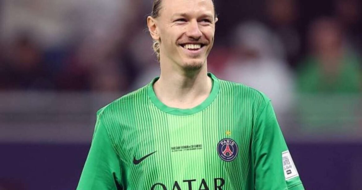 Descubra Safonov: O Goleiro que se Destacou pelo PSG e Enfrentou o Flamengo