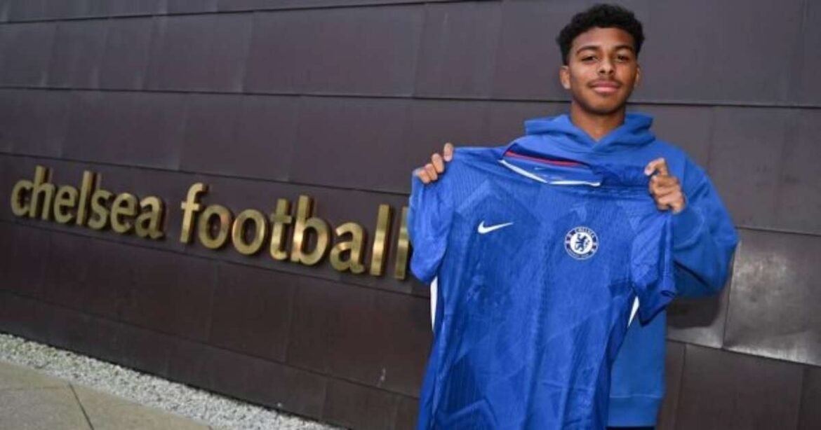Filho de Thiago Silva fecha seu primeiro contrato profissional com o Chelsea