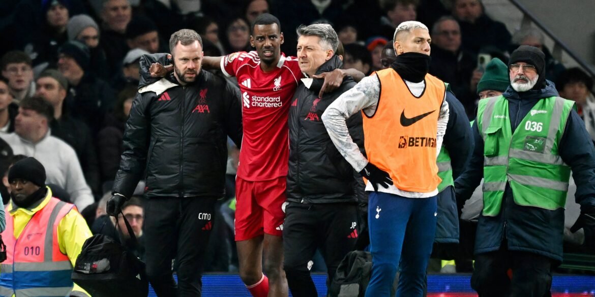 Liverpool negocia empréstimo emergencial de estrela do PSG para suprir lesão de Isak