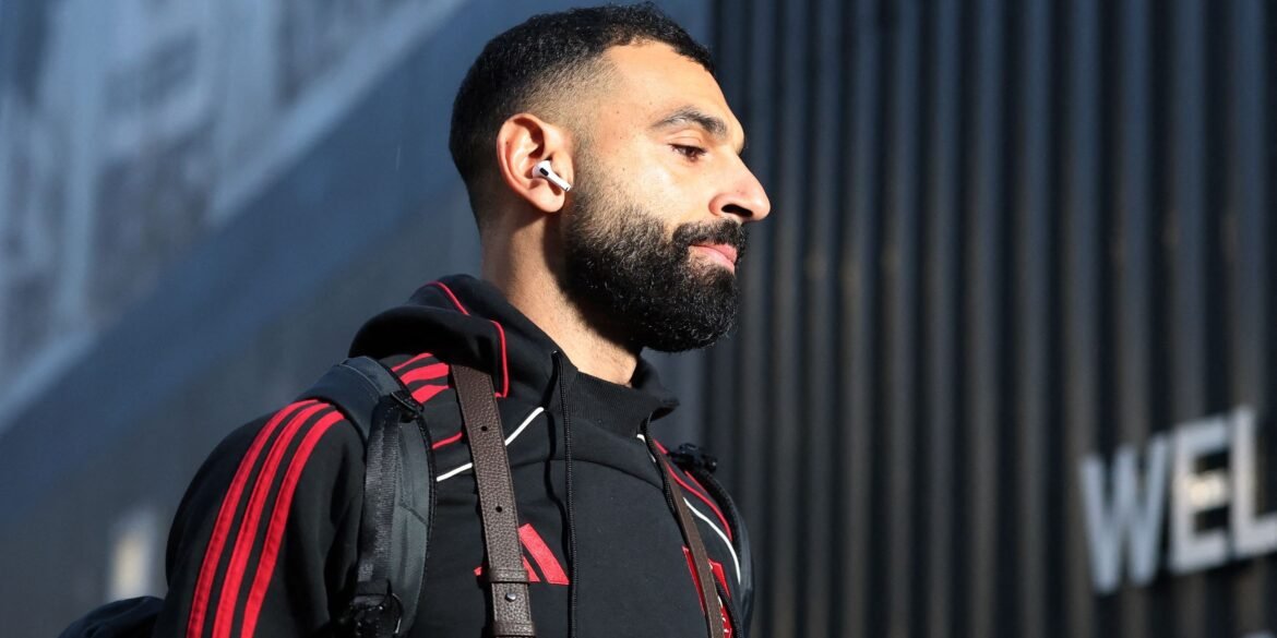 Liverpool se destaca na disputa pela contratação de estrela do Madrid enquanto Salah se coloca à disposição de três clubes