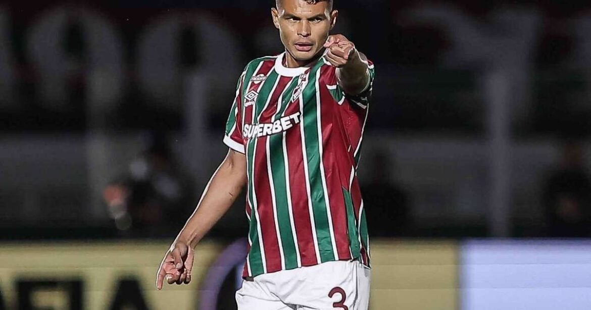 Thiago Silva, ex-jogador do Fluminense, negocia transferência para o Porto