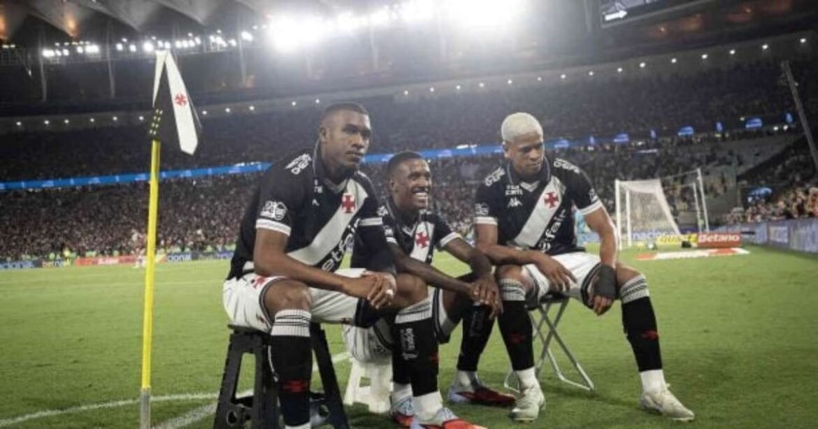 Tottenham menciona Vasco em publicação que compara celebrações; confira