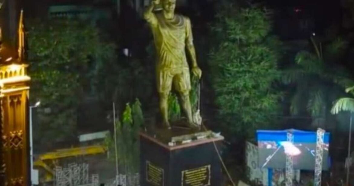 Tour GOAT 2025: Lionel Messi recebe estátua de 21 metros na Índia; assista ao vídeo