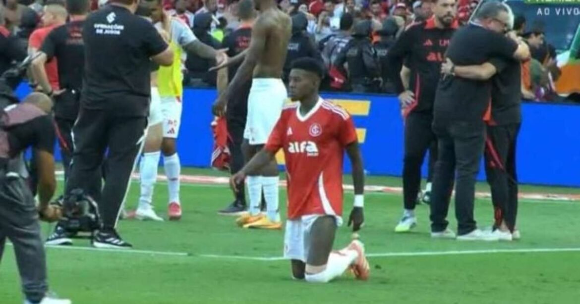 Vitão honra compromisso no Beira-Rio, mas evita falar sobre seu futuro no Inter