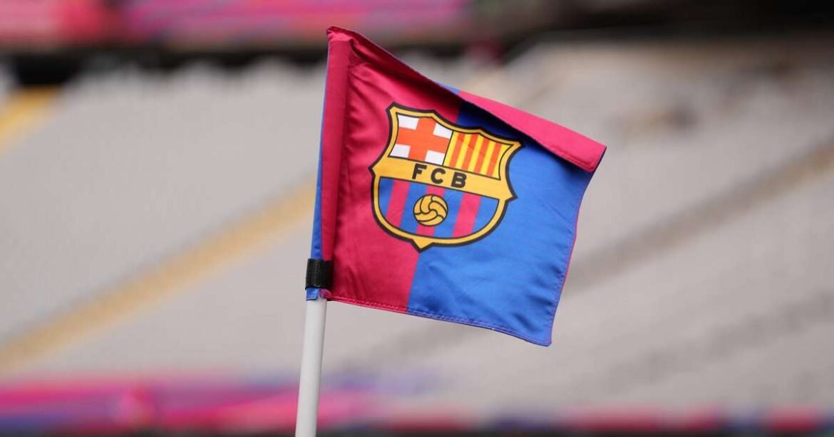 Barcelona confirma extensão de contrato com promessa da base até 2031