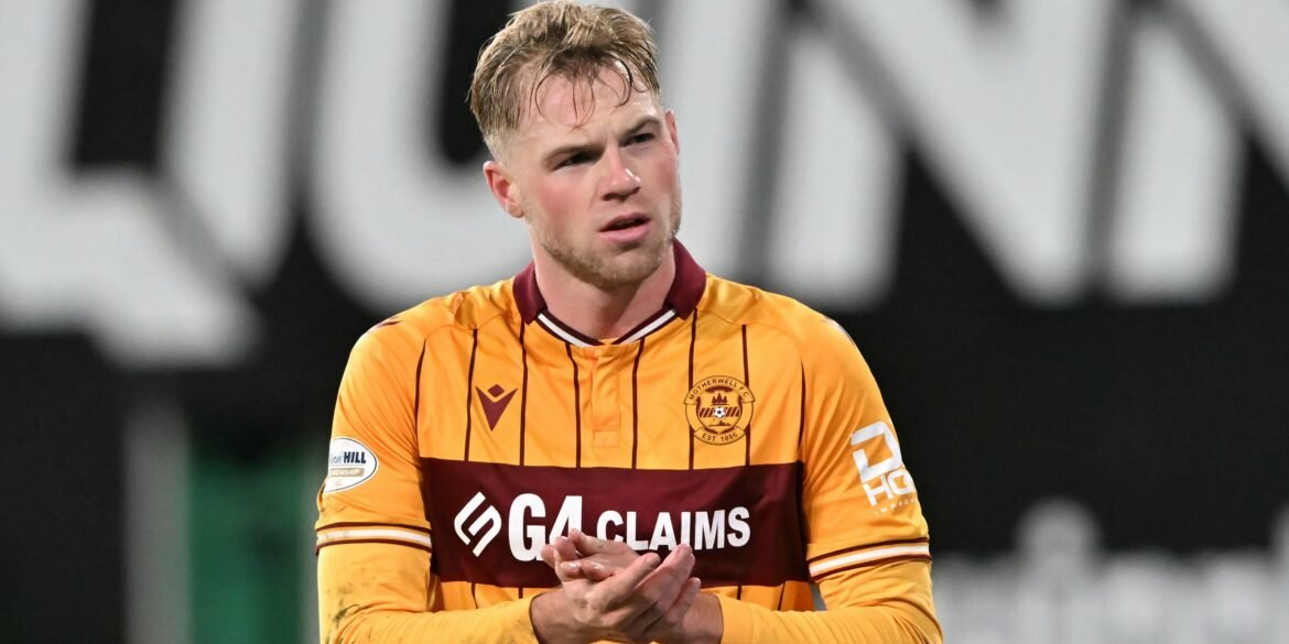 Celtic entra na disputa para contratar um defensor imponente que pode encerrar a trajetória do galês no Parkhead