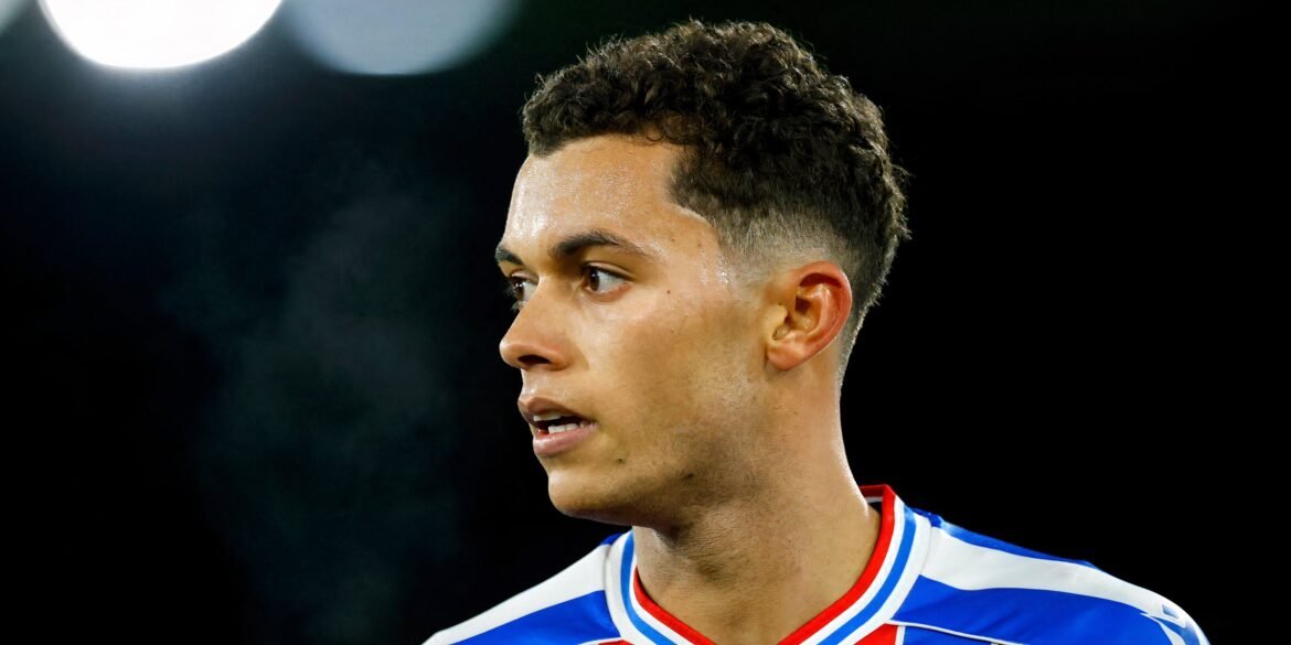 Crystal Palace negocia contratação de Zakaria El Ouahdi após interesse em Brennan Johnson