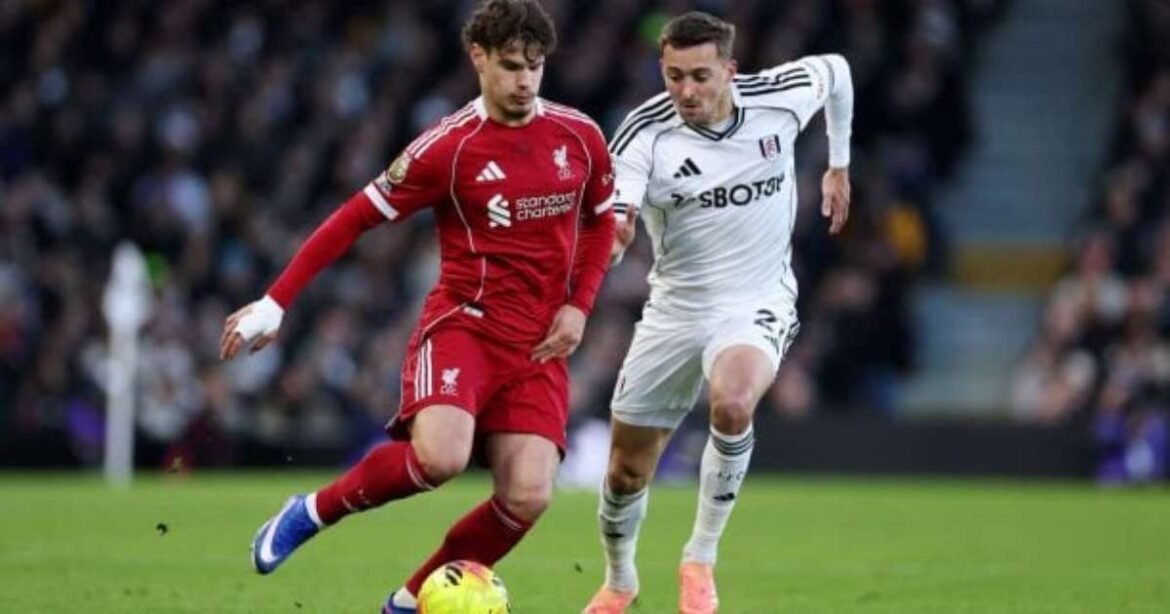 Empate emocionante entre Liverpool e Fulham no Craven Cottage após um final de jogo agitado