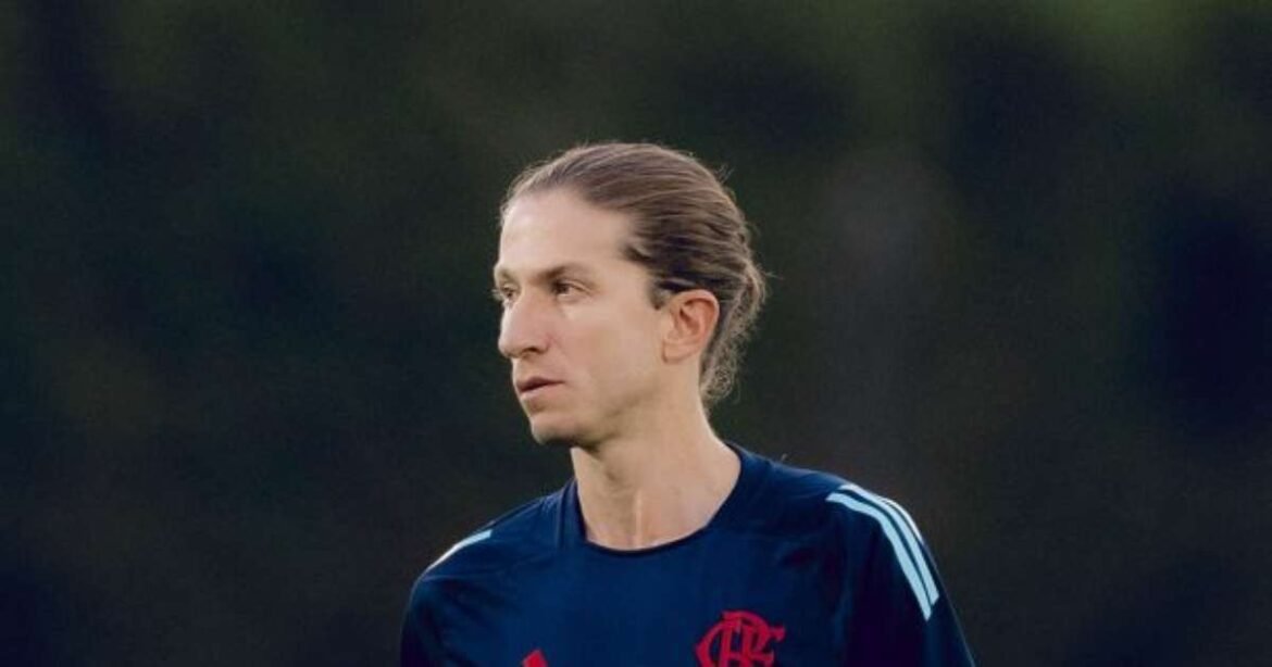Filipe Luís, jogador do Flamengo, é alvo de interesse do Chelsea