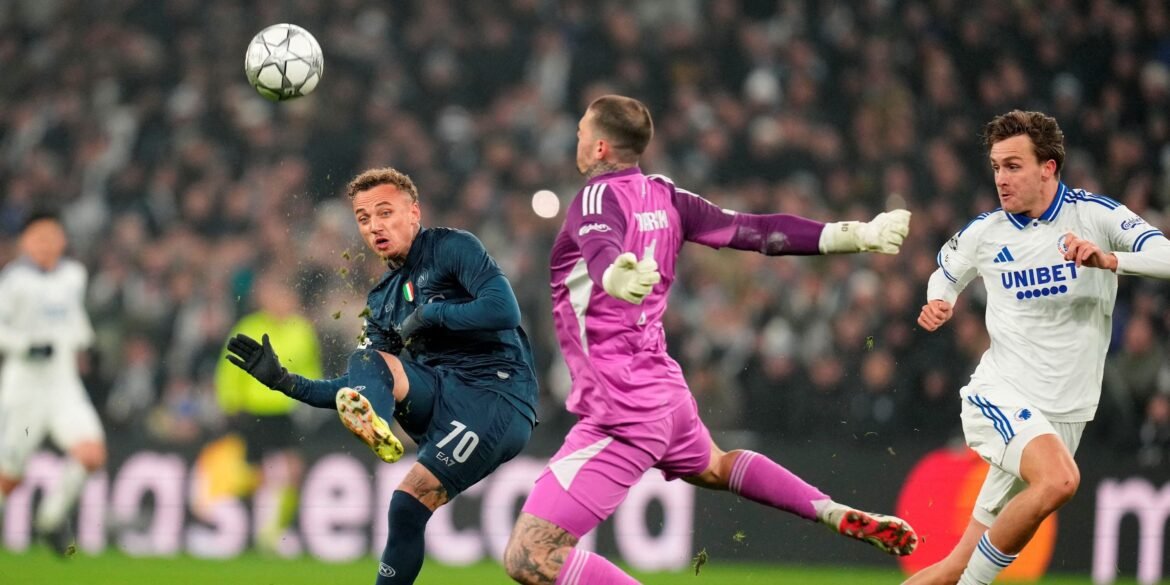 Fulham entra na disputa com Everton por Noa Lang com novidades sobre futuro em Napoli