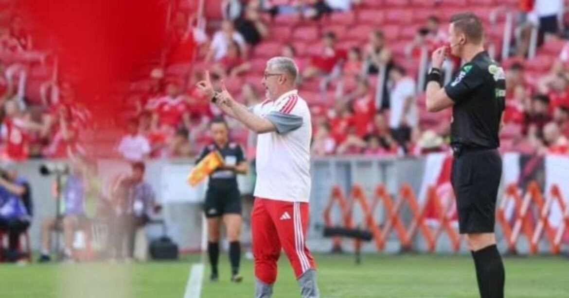 Interino admite falhas iniciais, mas ressalta a resposta positiva dos jovens na reviravolta do Internacional