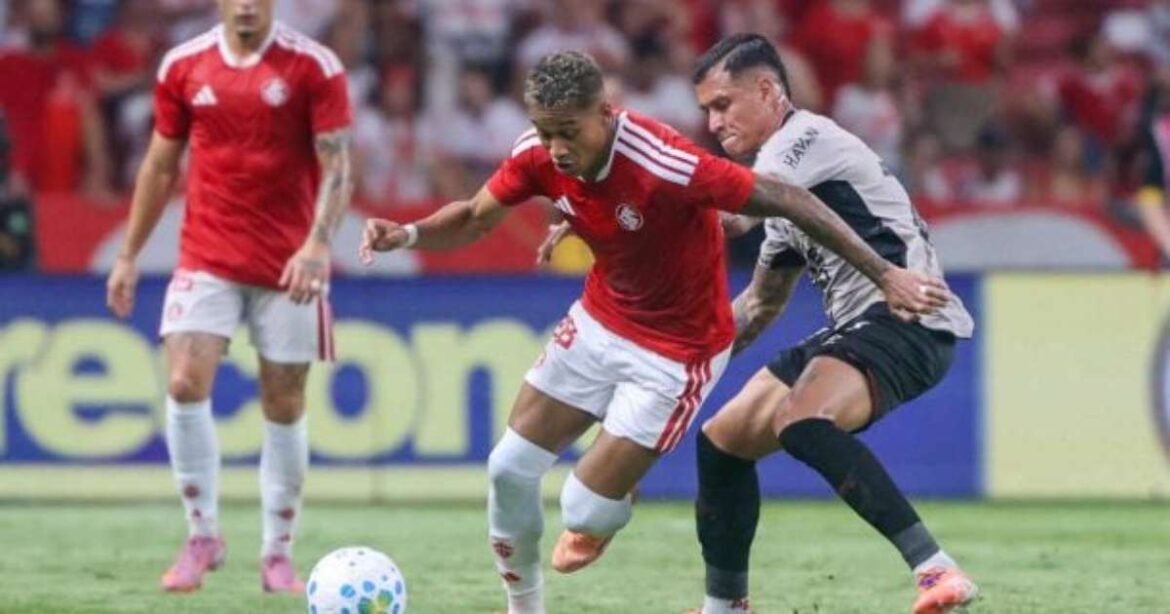 Internacional tem dois gols invalidos e é derrotado pelo Athletico