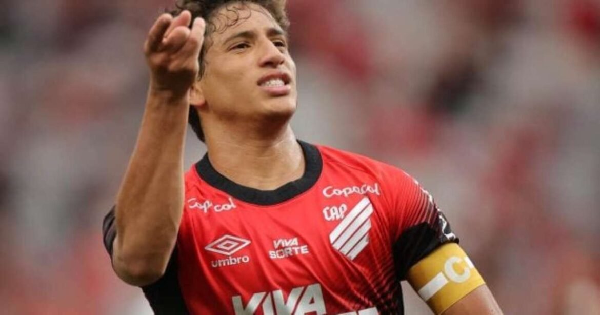 João Cruz retorna ao Internacional como a nova esperança do Athletico para o Campeonato Brasileiro de 2026