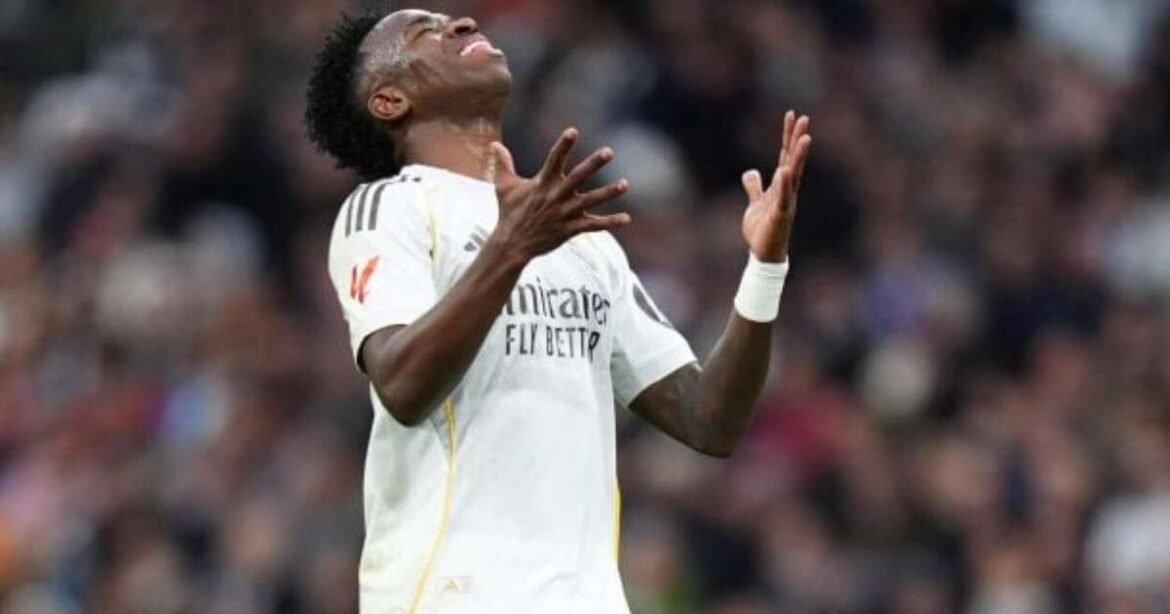 Mbappé apoia Vini Jr diante das vaias: "Precisamos cuidar melhor dele"
