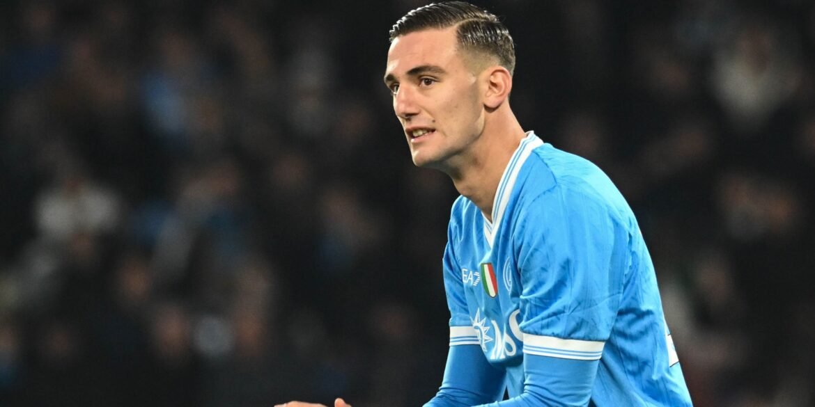 Nottingham Forest está prestes a fechar contrato com Frattesi; Lucca pode ser fundamental na negociação