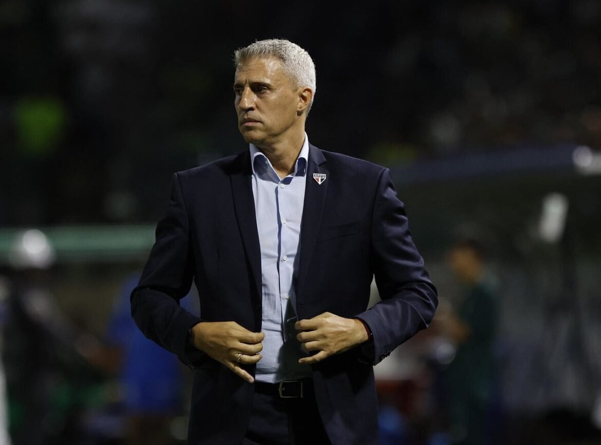 Nova Direção no Futebol Levanta Questões Sobre o Futuro de Crespo no São Paulo