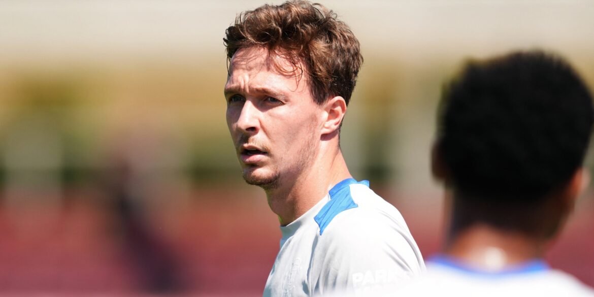 Rohl pode substituir Dowell ao contratar o 'melhor meio-campista' da SPFL para o Rangers