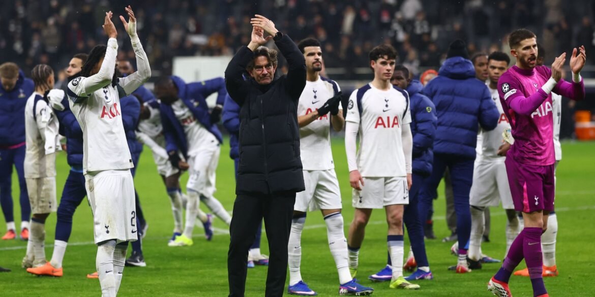 Tim Sherwood critica decisão de arbitragem como "vergonhosa"