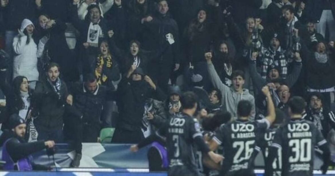 Vitória de Guimarães supera Braga e conquista pela primeira vez a Taça da Liga