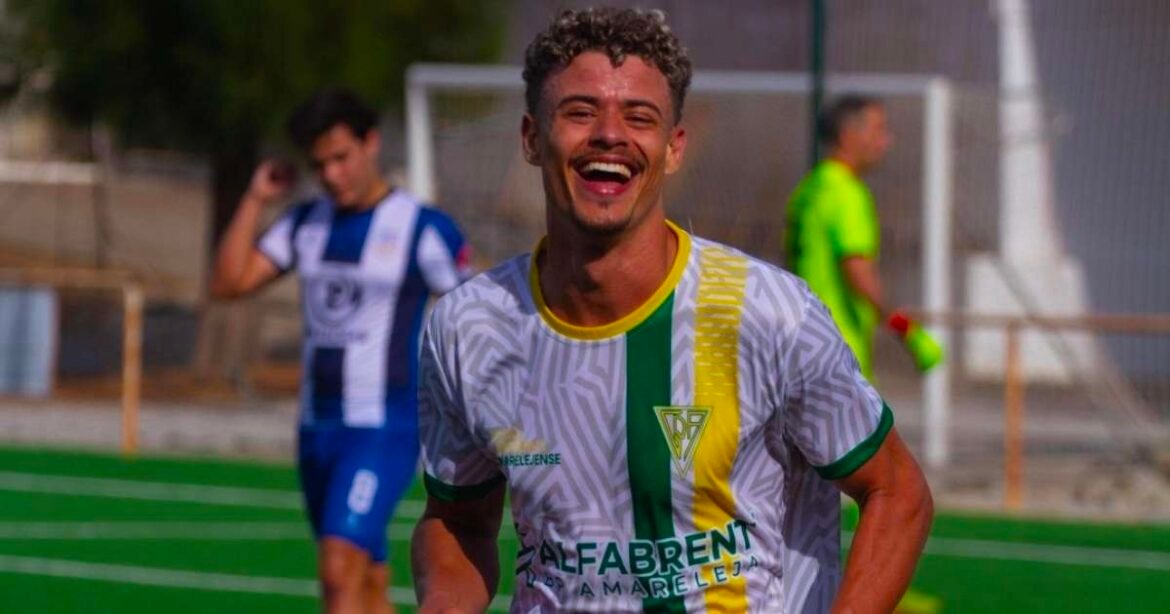 Wender Ferreira se destaca no futebol de Portugal e comanda o ataque do Amarelejense nesta temporada.