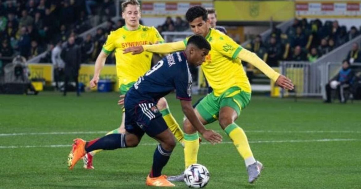 Endrick perde oportunidade decisiva e é expulso em vitória do Lyon no Campeonato Francês