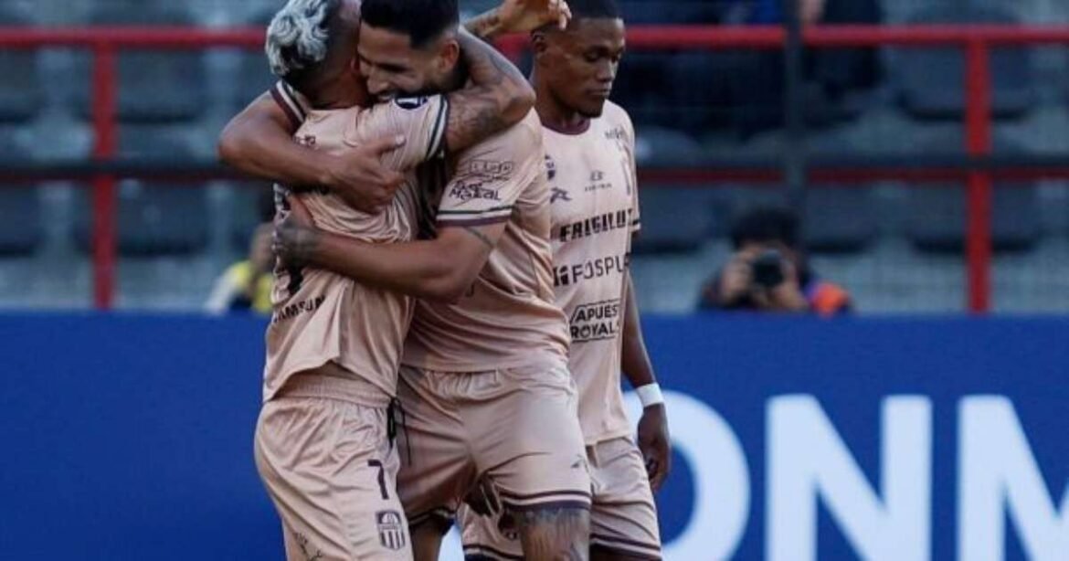 Carabobo vence Huachipato novamente e avança na Libertadores