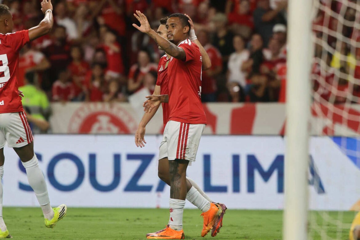 Alerrandro celebra seu primeiro gol pelo Internacional: 'Estamos indo na direção certa'
