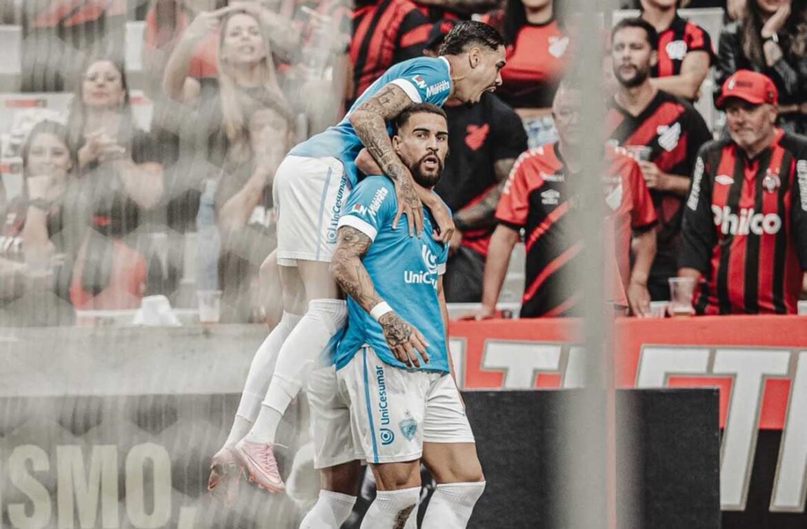 Athletico-PR é eliminado pelo Londrina após perda de pênalti e time avança para a final do Campeonato Paranaense