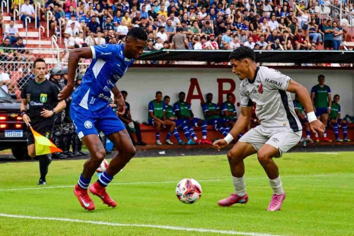 Athletico conquista nova vitória sobre Foz do Iguaçu e se torna o primeiro semifinalista do Campeonato Paranaense