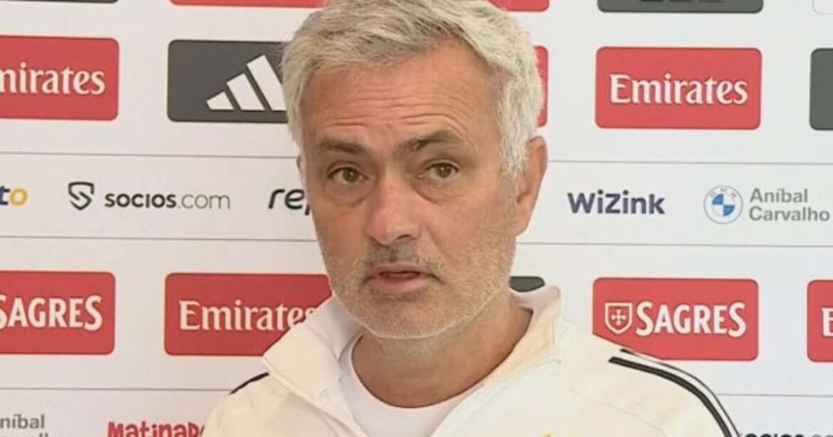 Benfica desmarca coletiva com Mourinho e realiza entrevista sem mencionar episódio de racismo