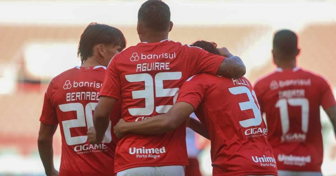 Bernabei celebra seu sétimo gol pelo Internacional