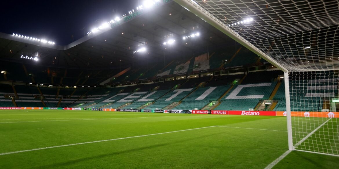 Celtic Avança em Negociações para Contratar Junior Adamu, Mas Risco de Interferência Permanece