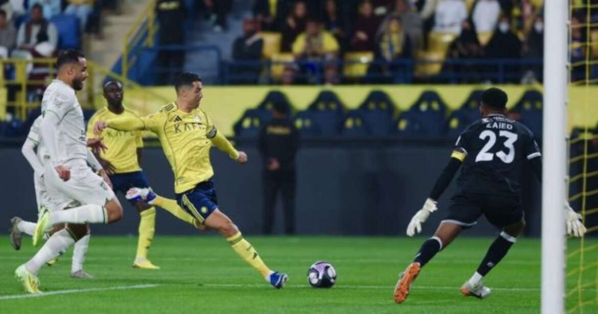 Cristiano Ronaldo brilha com dois gols, e Al-Nassr conquista vitória convincente para liderar o Campeonato Saudita
