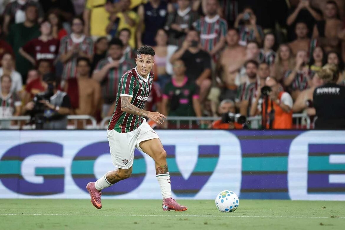 Guilherme Arana se lesiona no tornozelo e passará por exames médicos
