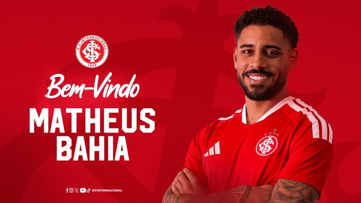 Internacional confirma a contratação do lateral Matheus Bahia