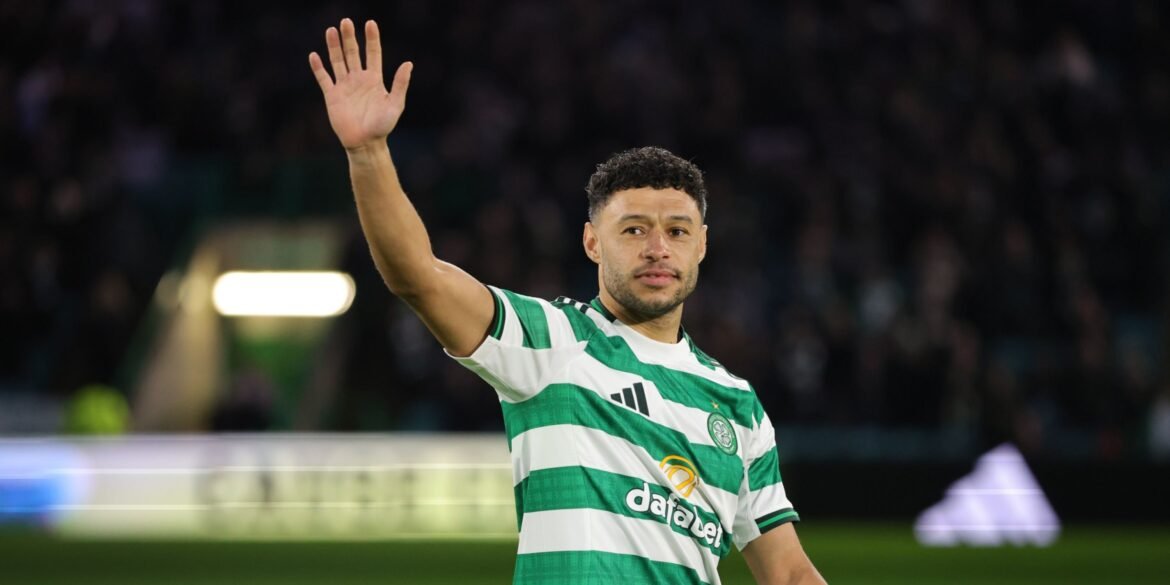 Jogador decepcionante do Parkhead não deve voltar a atuar pelo Celtic após negociação com Oxlade-Chamberlain.